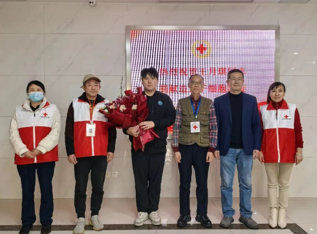 江阴市利港街道“95后”传递生命火种